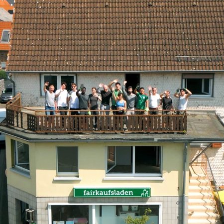 Ein herzliches Dankeschön an die Volunteers vom IBG Workcamp und die Helfer*innen an diesen Tagen. 💚

Gemeinsam sind wir im Haus ein großes Stück weiter gekommen. Das wäre ohne Teamwork, gegenseitige Unterstützung und den Einsatz aller nicht möglich gewesen. 💚💪

#volunteer #teamwork #international #climate #klima